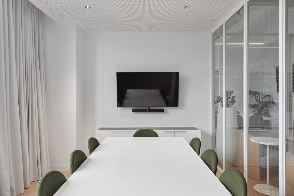 Contour Fitout